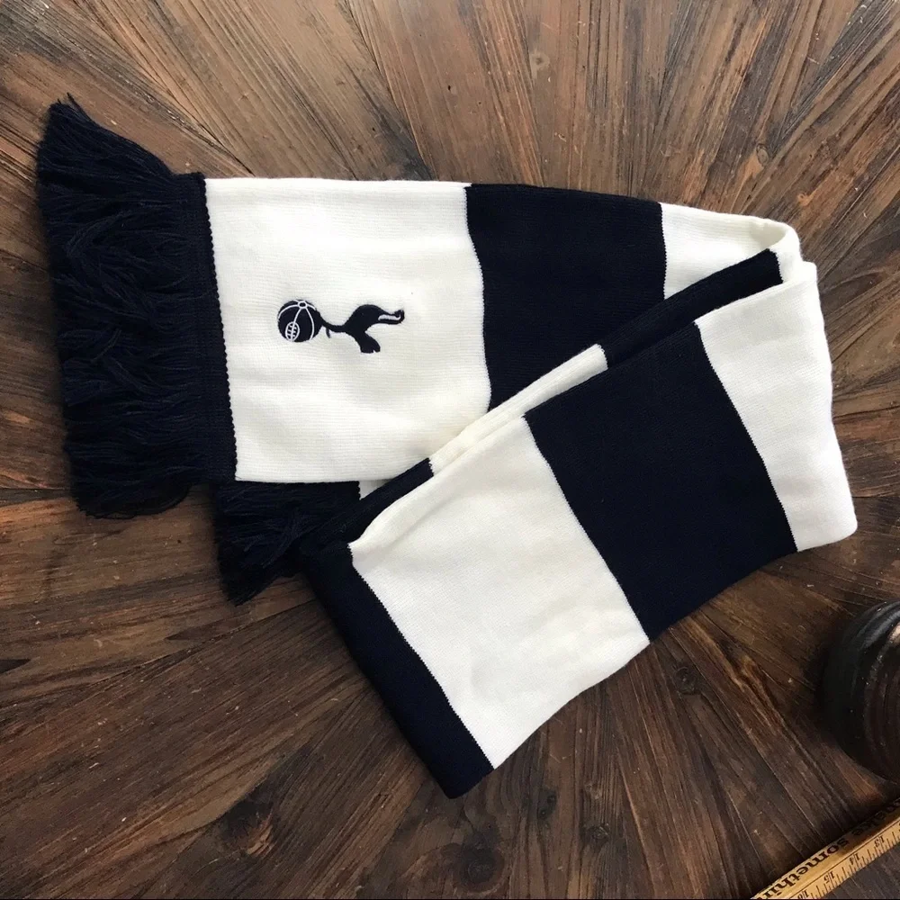 SPURS CREST BAR SCARF